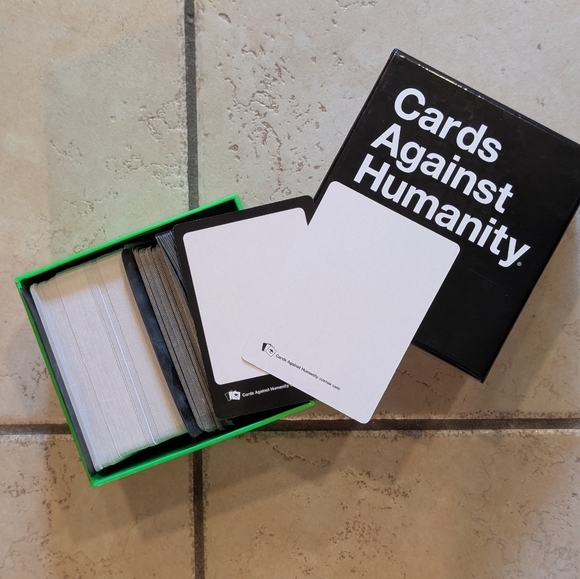 Blank Cards Against Humanity Cards - 44 Black and 128 White. - Picture 1 of 1